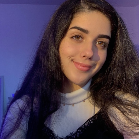 Meet your Posher, Monica - Picture 1 of 1